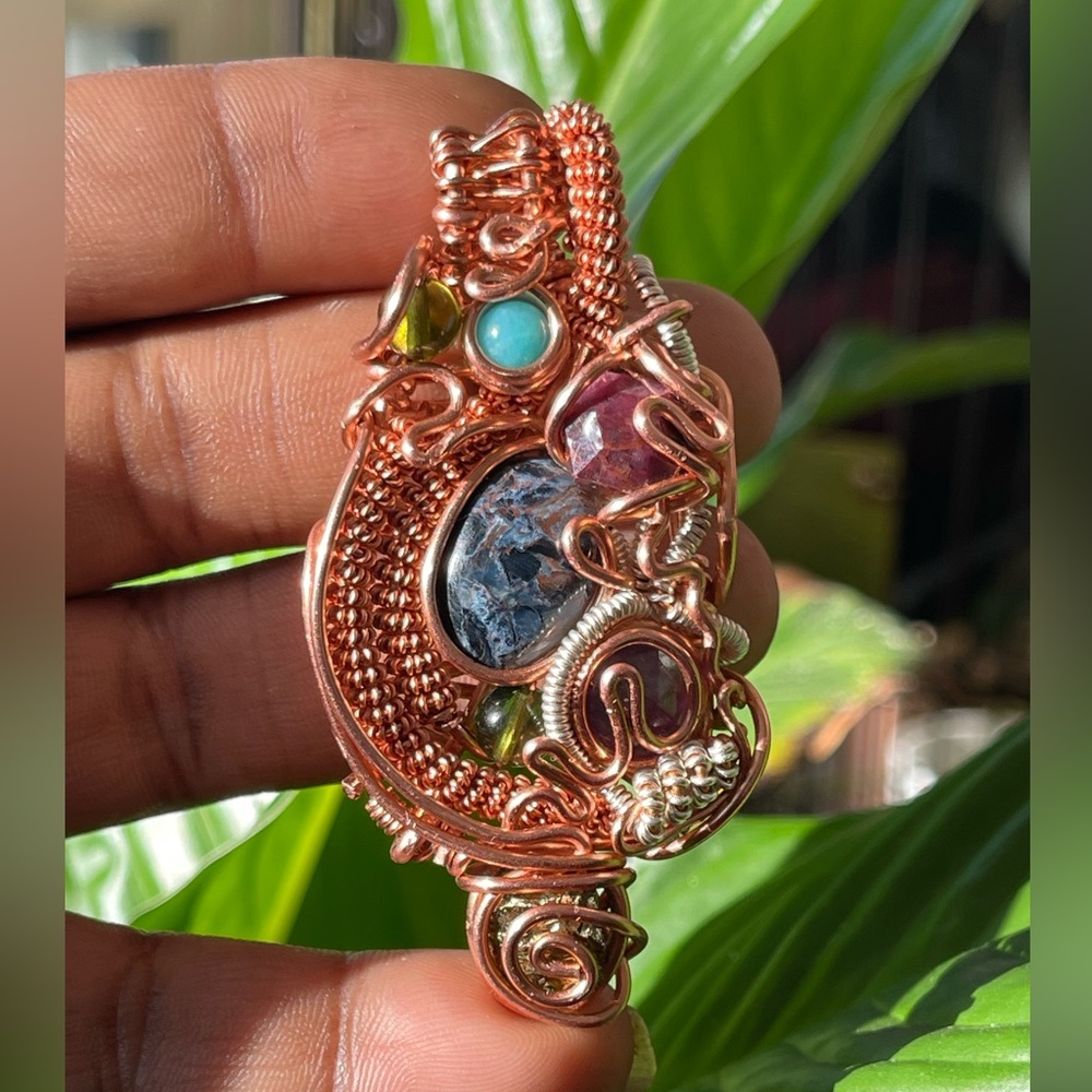 Freestyle Crystal Pendant